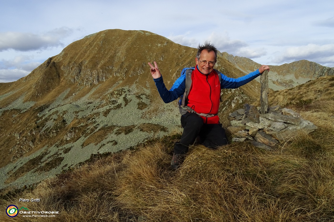 87 Monte Arete (2227 m) con alle spalle il Valegino.JPG